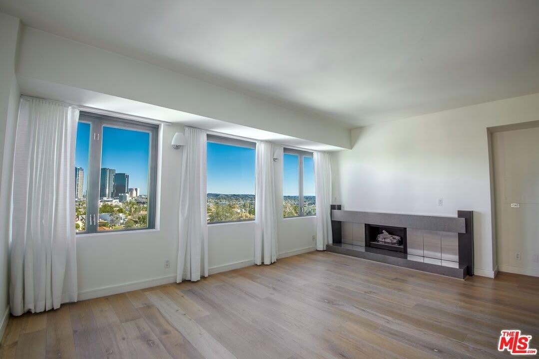 10520 Wilshire Blvd – photo 2