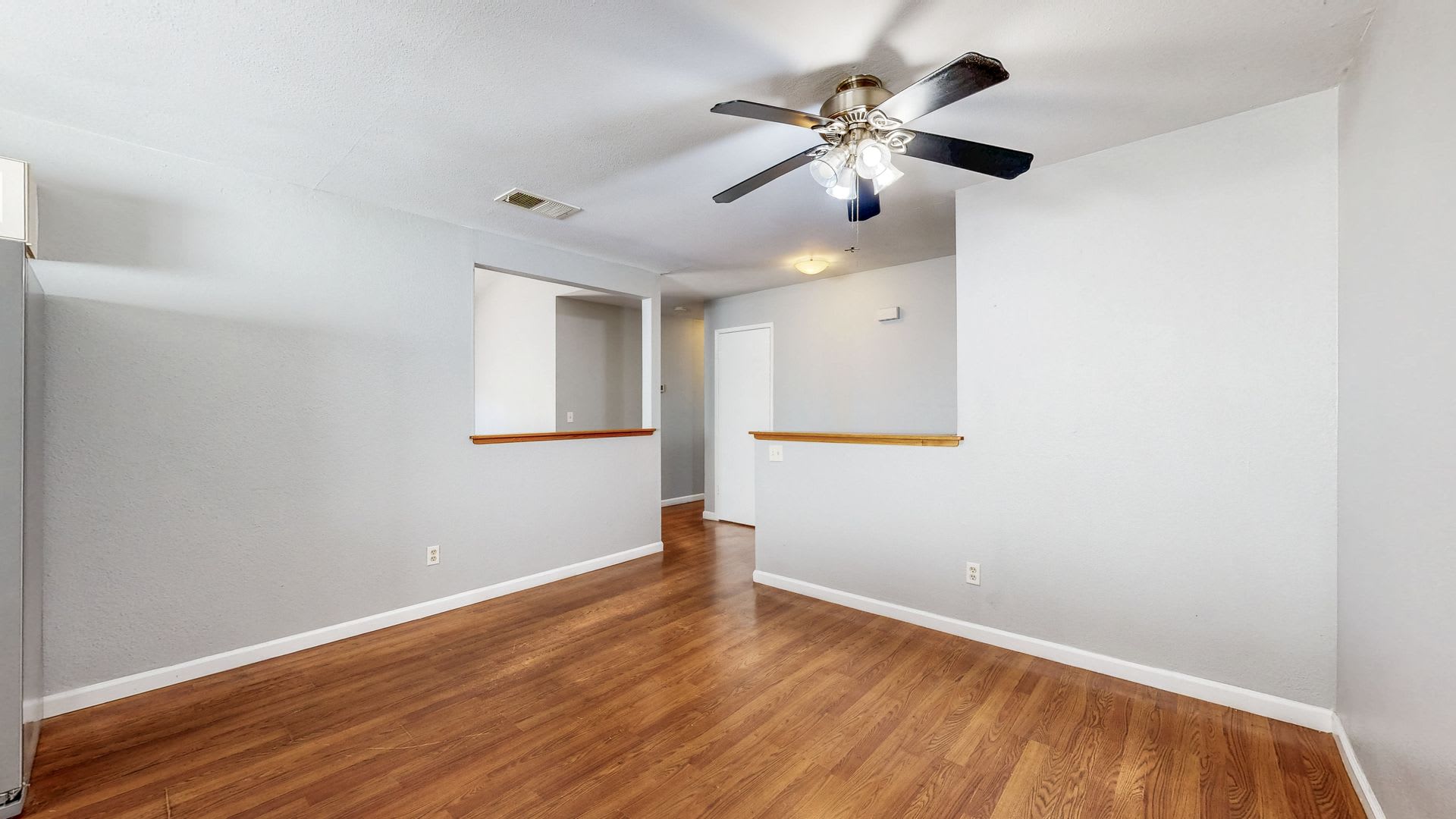 Charming 3 Bedroom and 2 Bathroom Single Family Home with Large Enclosed Backyard! – photo 5