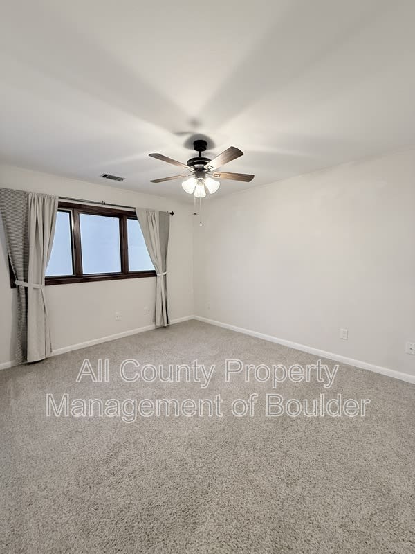 1576 Bradley Drive – photo 4