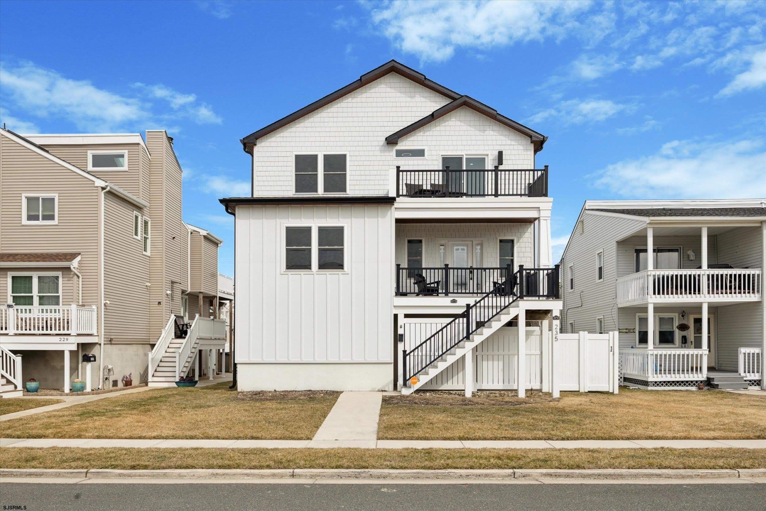 235 35th St S – photo 2