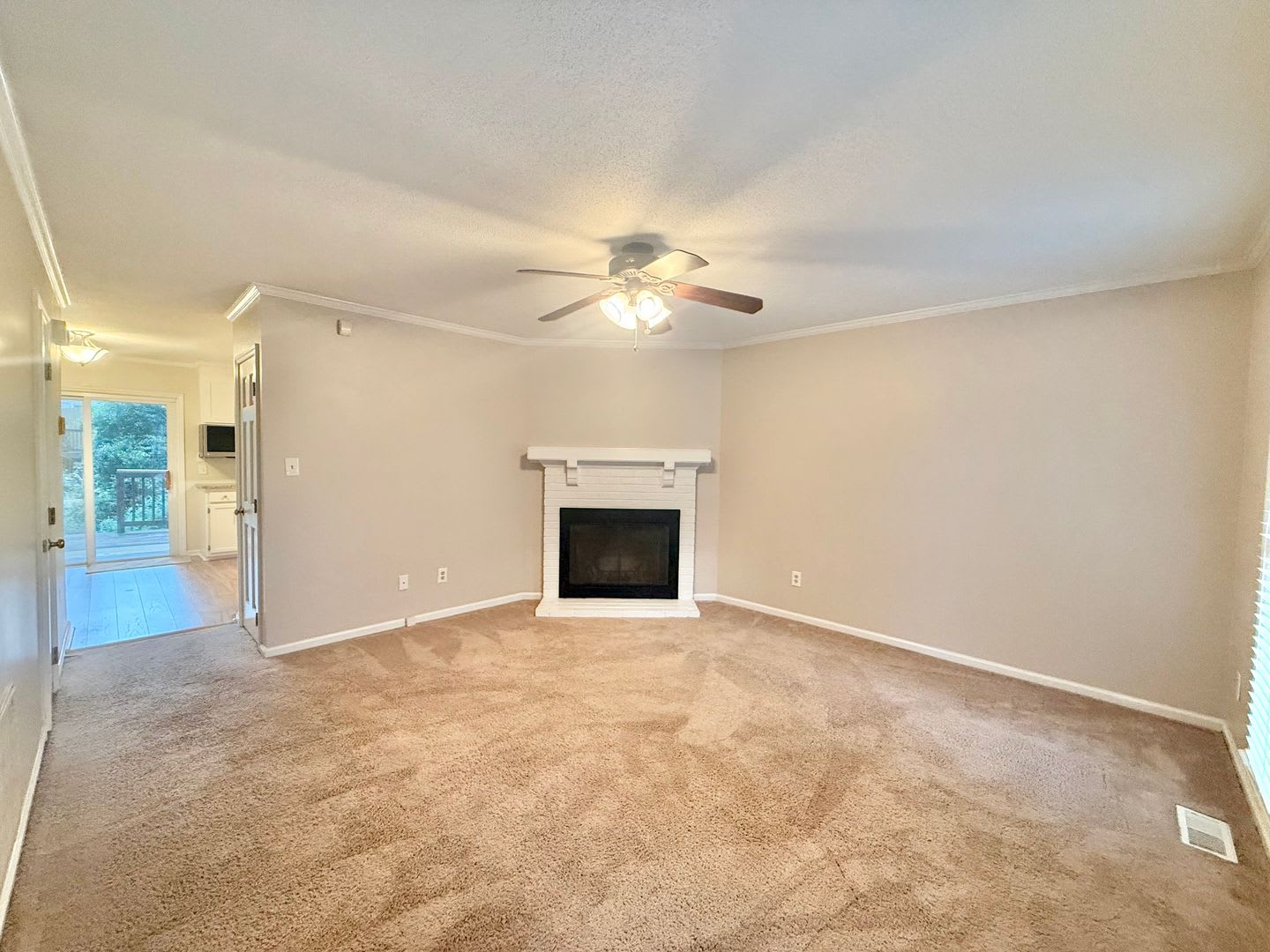 Newly Remodeled 2Bd 2 5Ba North Raleigh Townhome In A Prime Location Near Interstates North Hills And Crabtree Valley Mall – photo 3