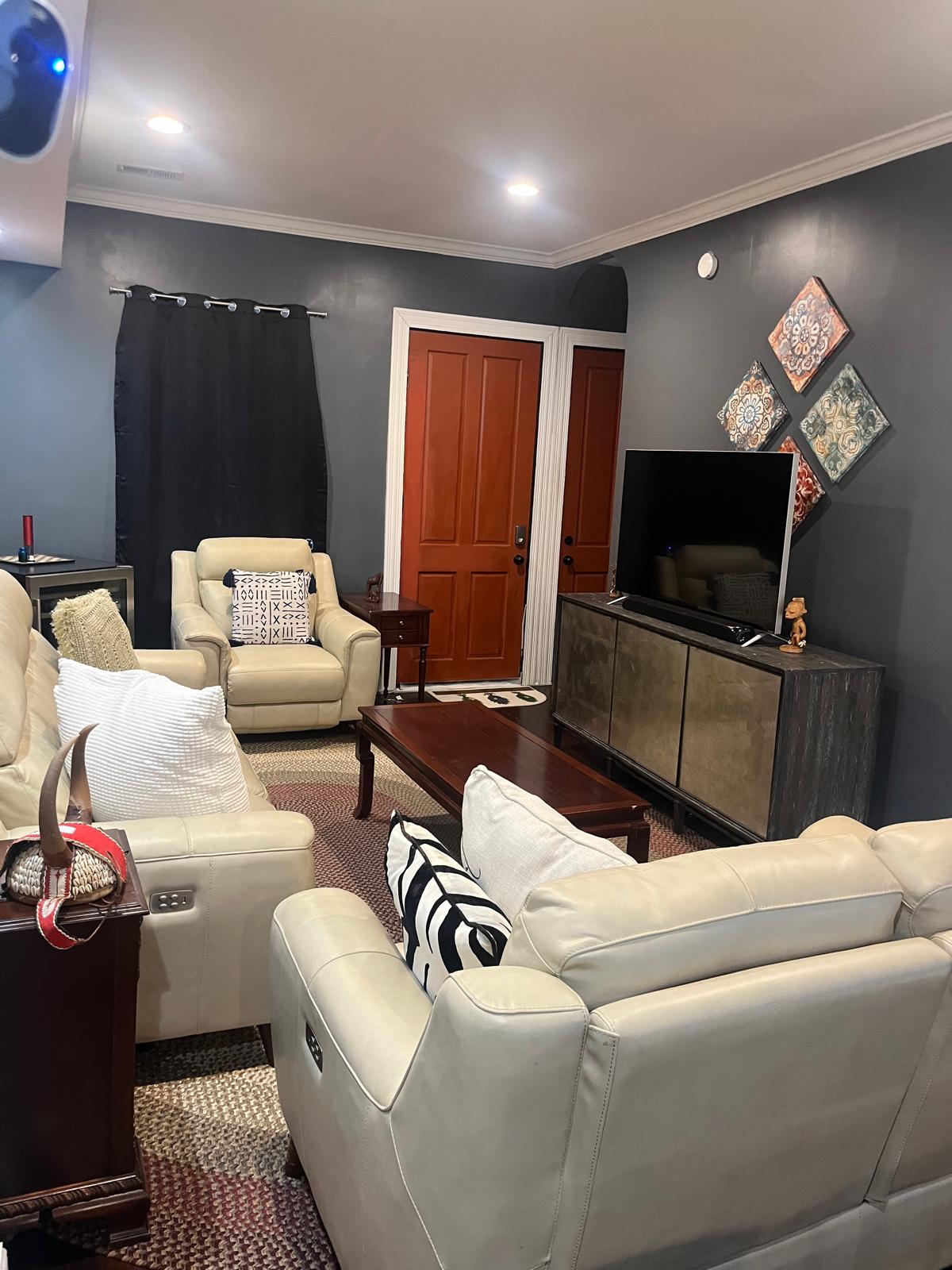 533 Leon Street – photo 5