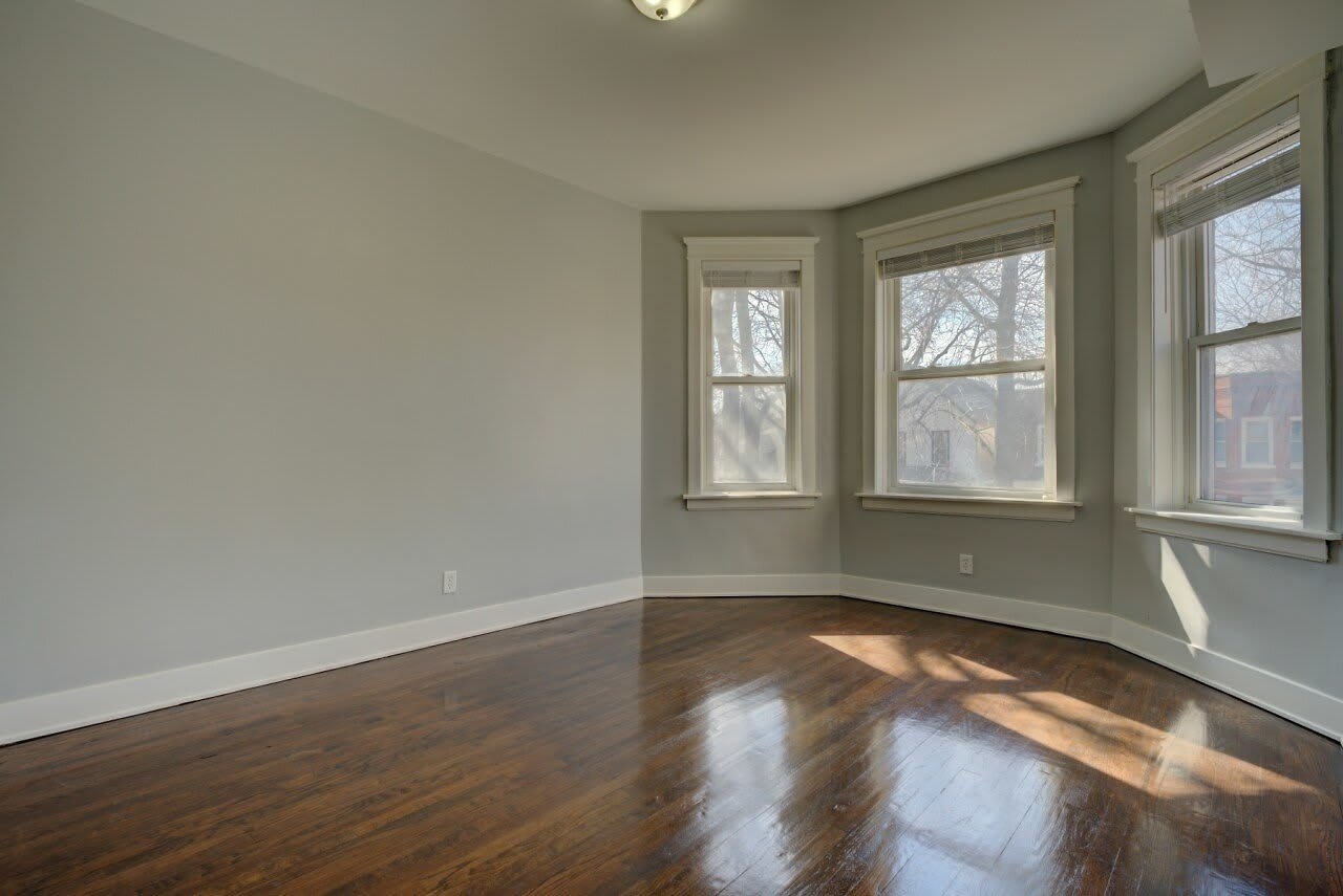 7331 S Dante Avenue – photo 2