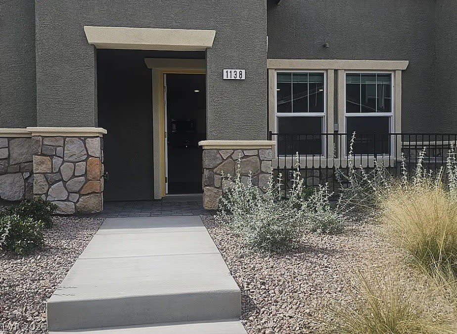 1138 Meadow Sparrow Place – photo 1