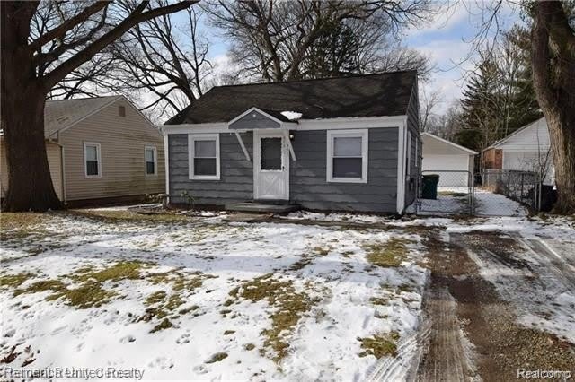 21541 Collingham Avenue – photo 1