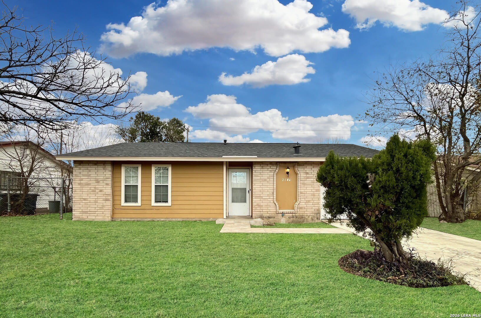 2106 Henrietta St – photo 1