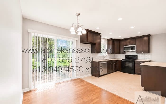 7917 Northeast 56th Street – photo 3