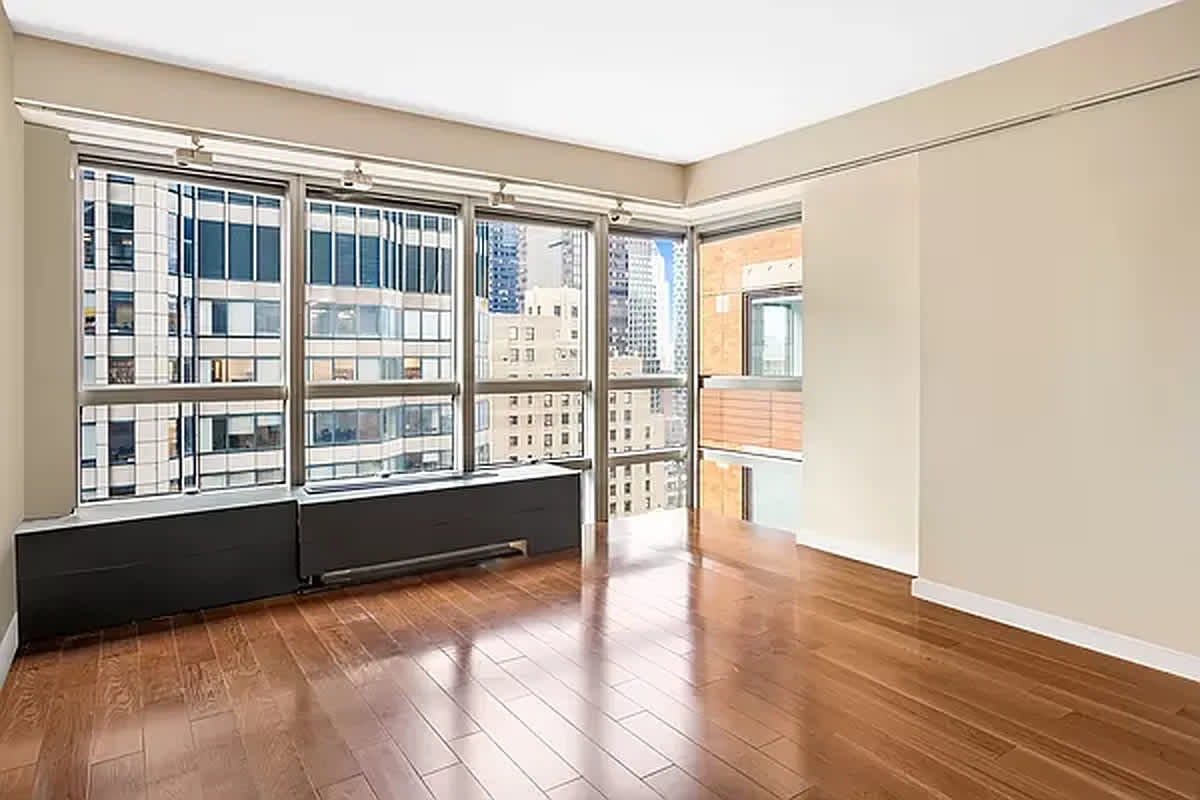 145 W 57th St Apt 3 – photo 2