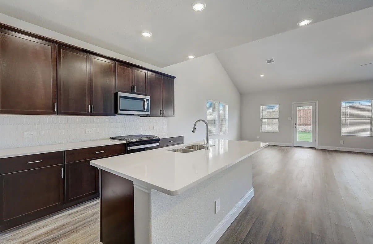 410 Stagg Street – photo 5