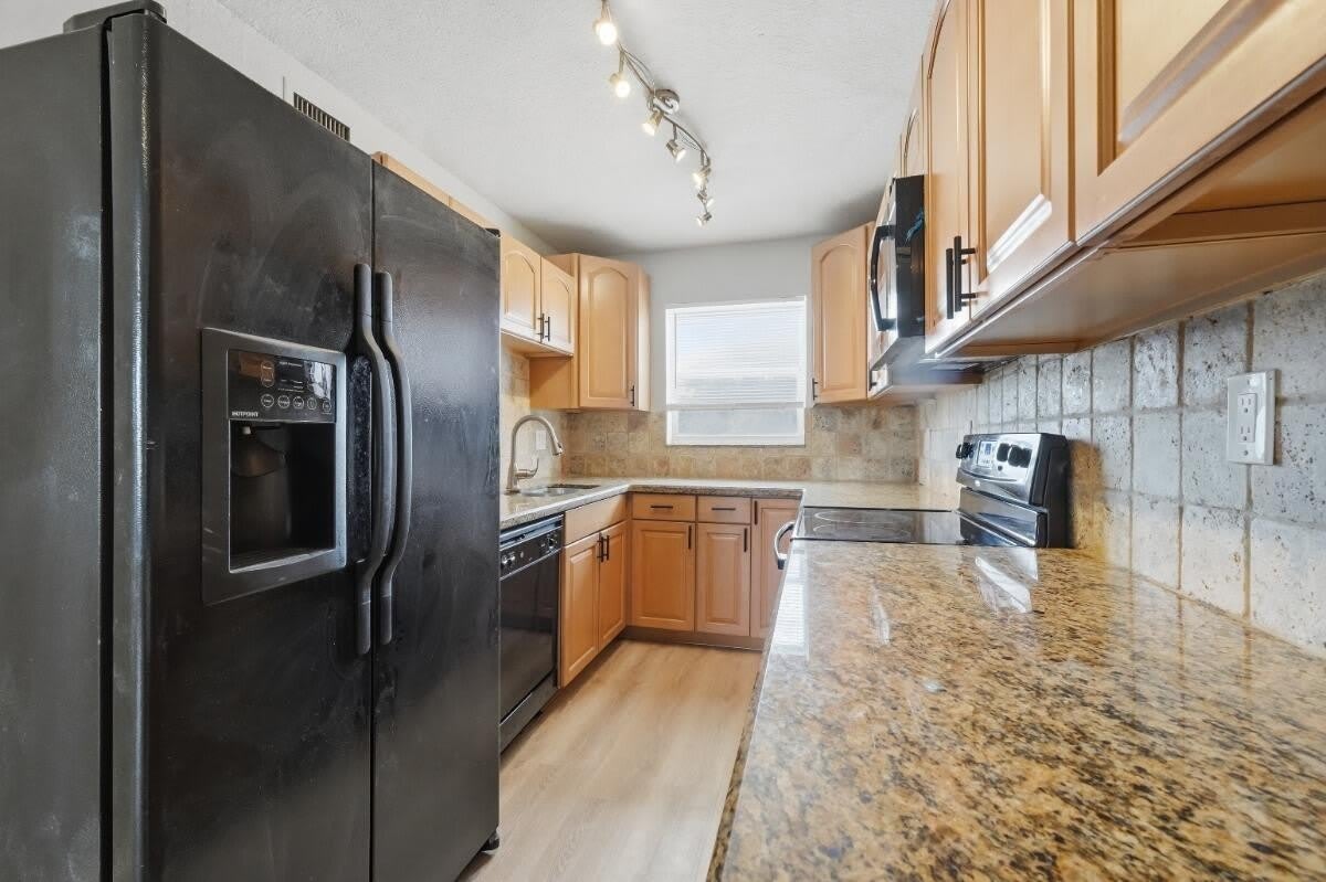 6191 SW 37TH Street – photo 5