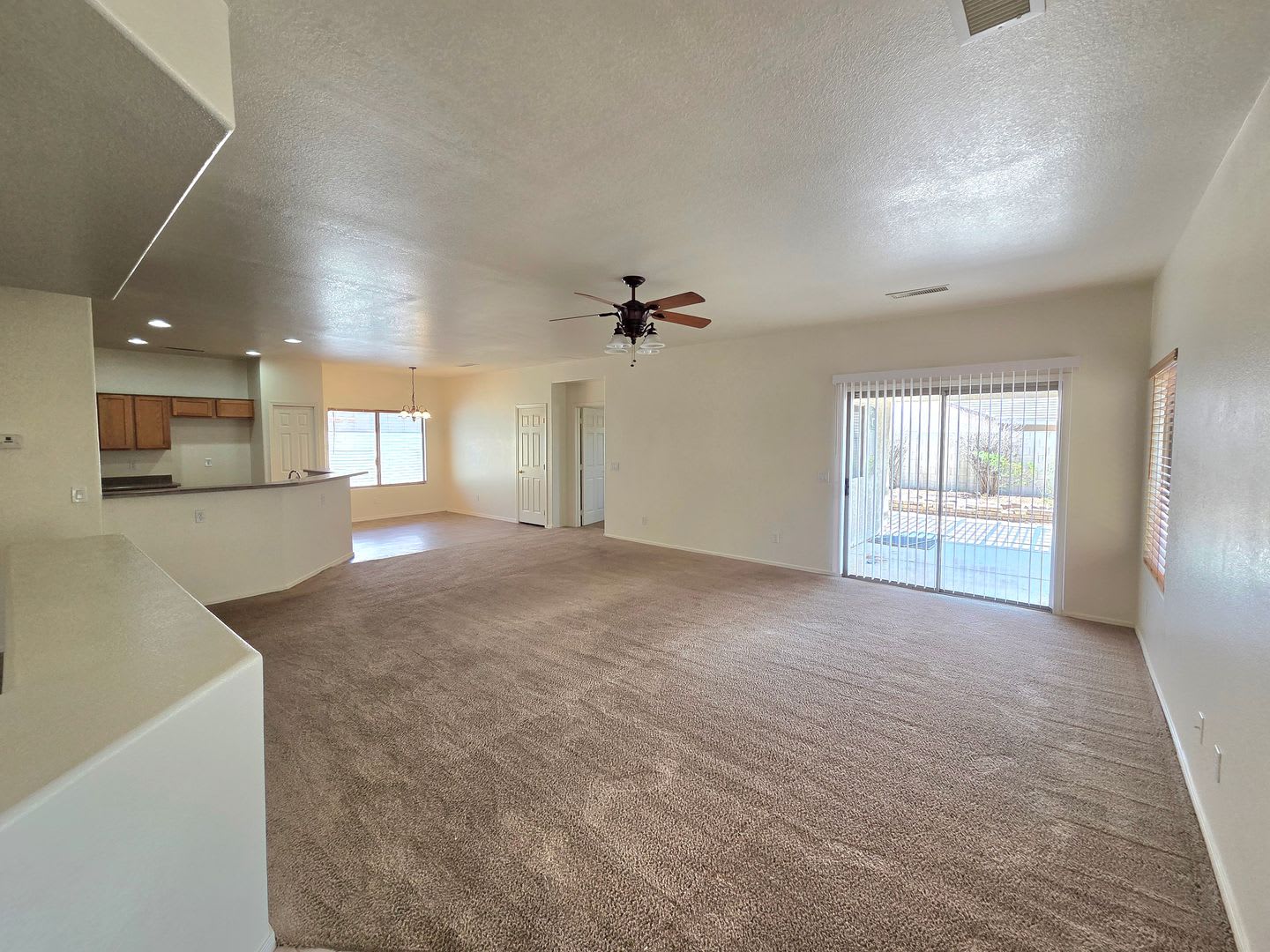 3 Bedroom/2 Bath in Avondale – photo 3
