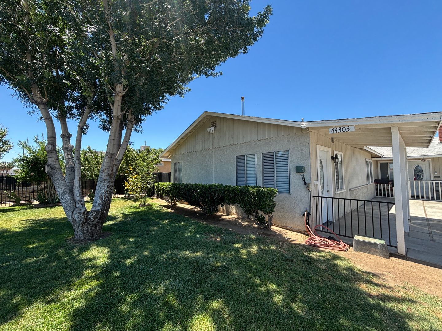 Charming West Lancaster Duplex – photo 1