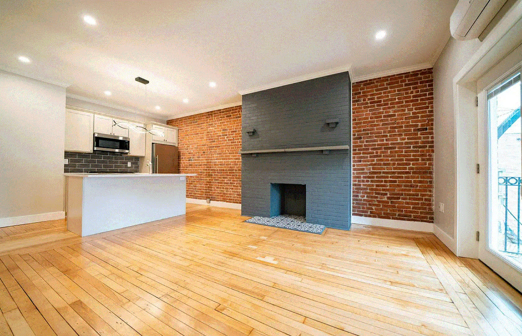 Charming 3 Bedroom – photo 4