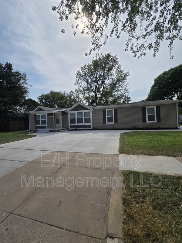 501 South Edwards Avenue – photo 4