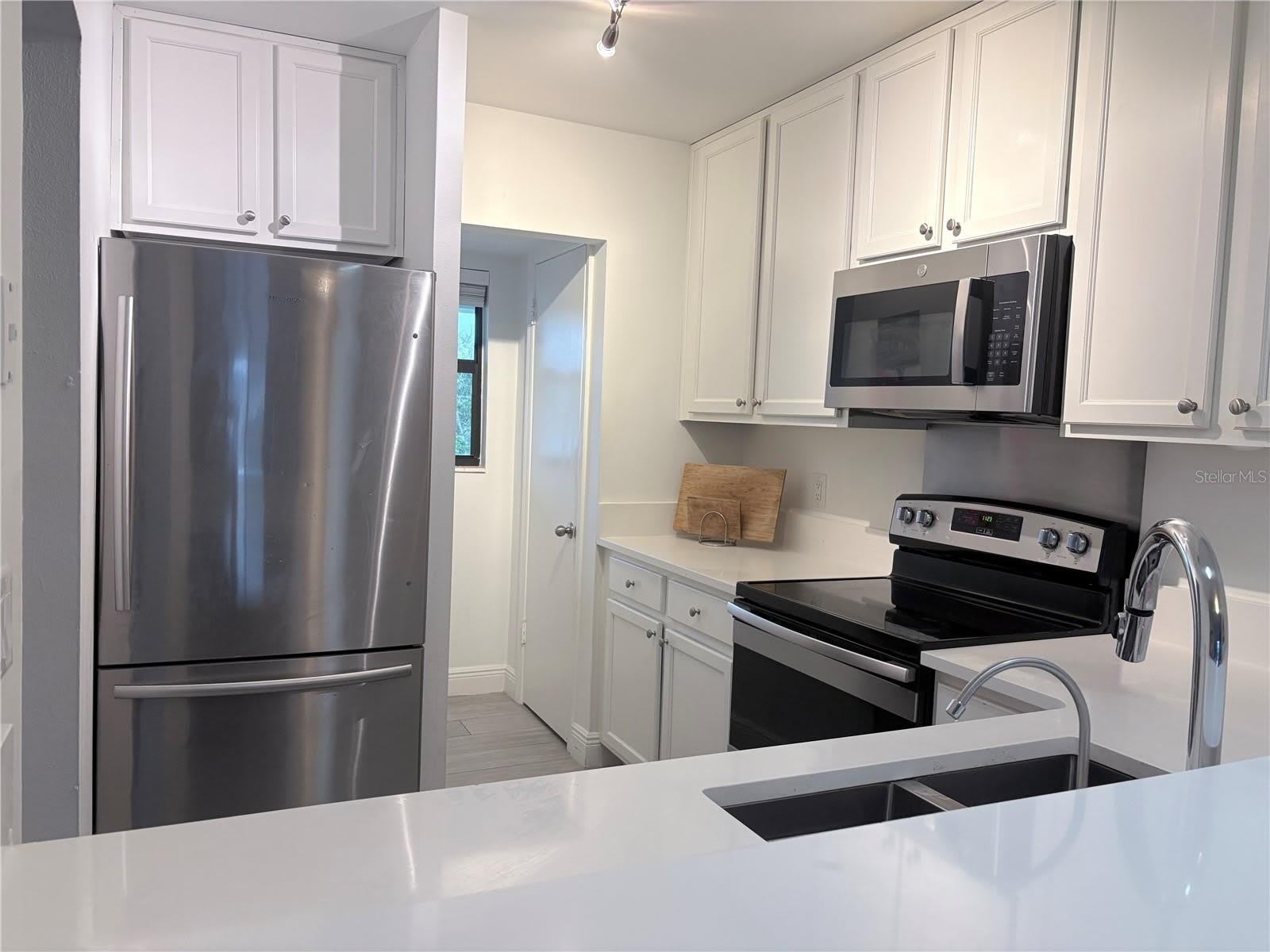 2806 PLAZA TERRACE Drive – photo 4