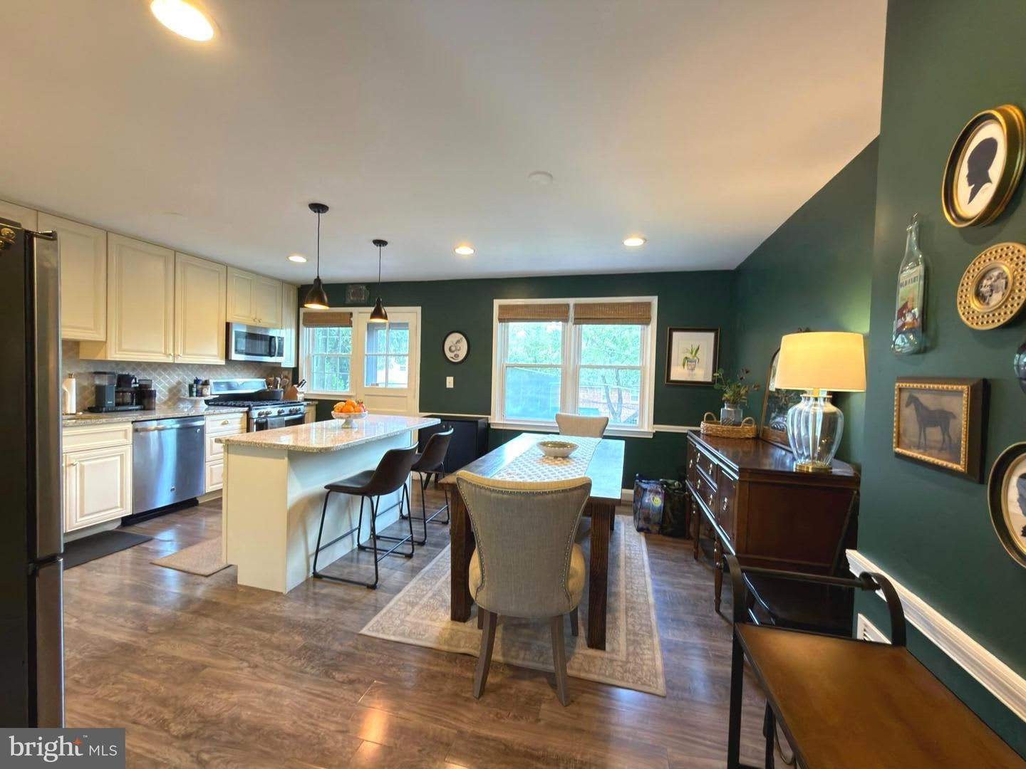 Beautiful 3-bedroom, 2-full-bath townhome in desirable Rodgers Forge! – photo 4
