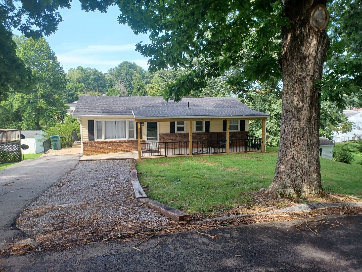 2+ bedrooms and 1.5bath house with office space and partially finished basement – photo 1
