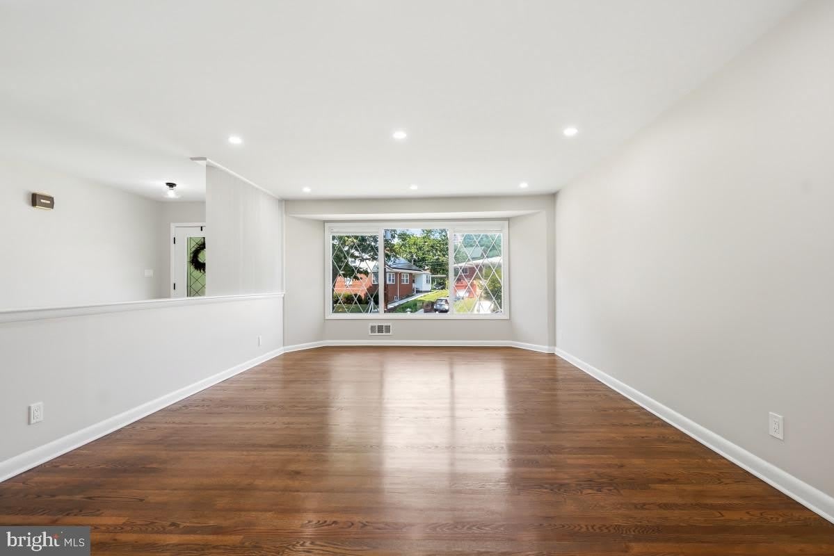1446 ROXANNA Road NW – photo 5