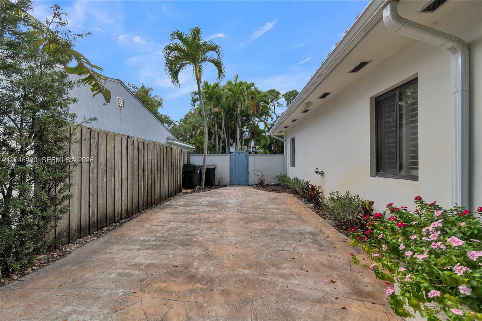 549 Northeast 12th Avenue – photo 2