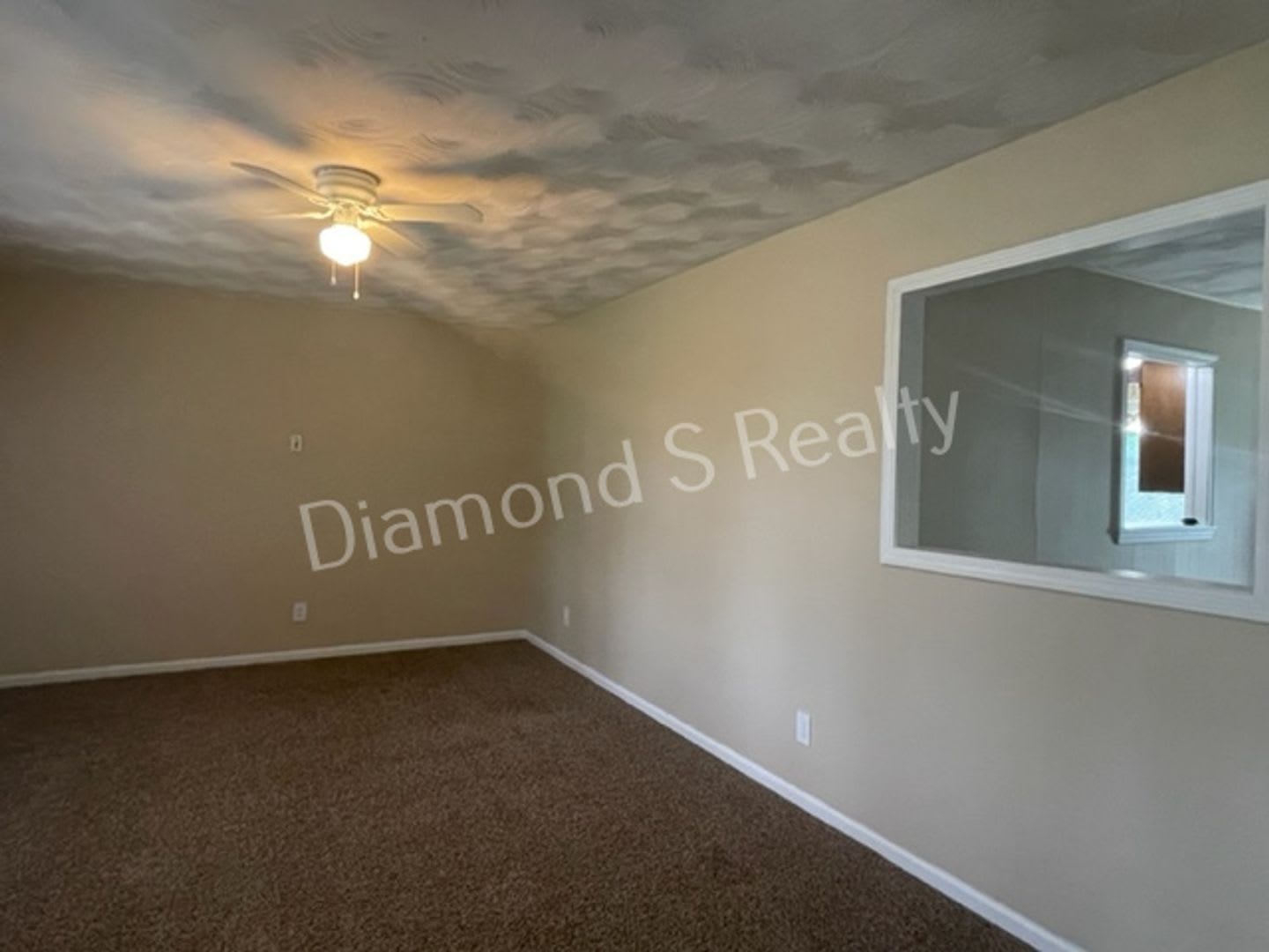 4 Bedroom Home Available Now! Southwest Springfield! – photo 4
