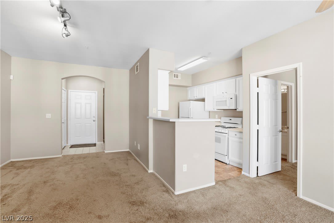 7155 S Durango Drive – photo 4