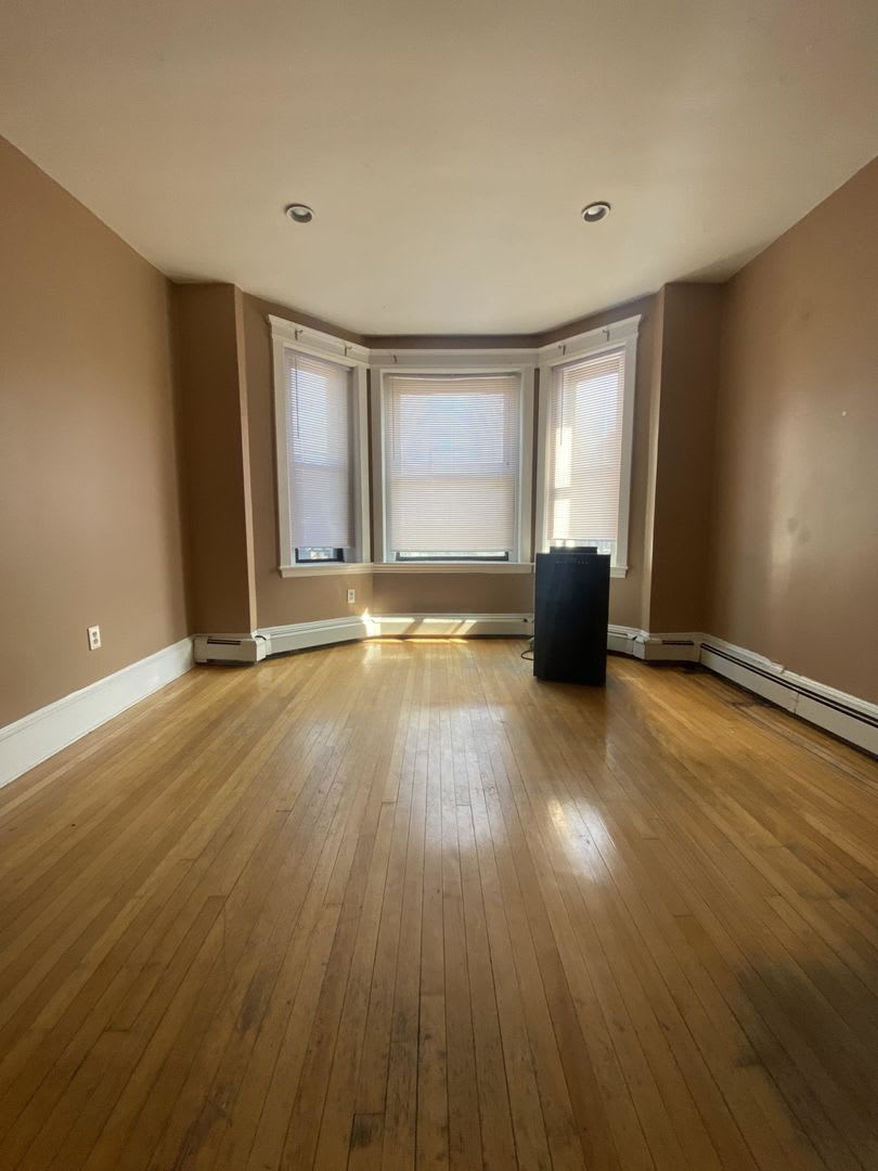 Large 4 Bed In Allston – photo 5