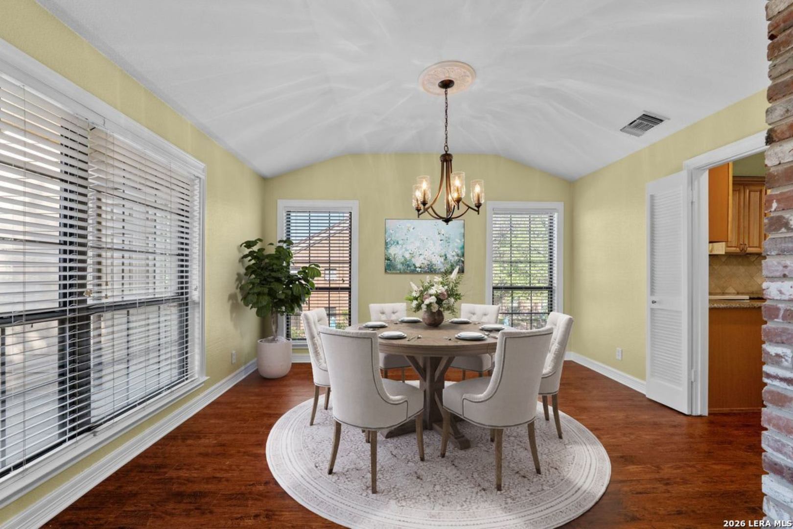 Charming 3 Bedroom Condo In Idlewood Community – photo 5