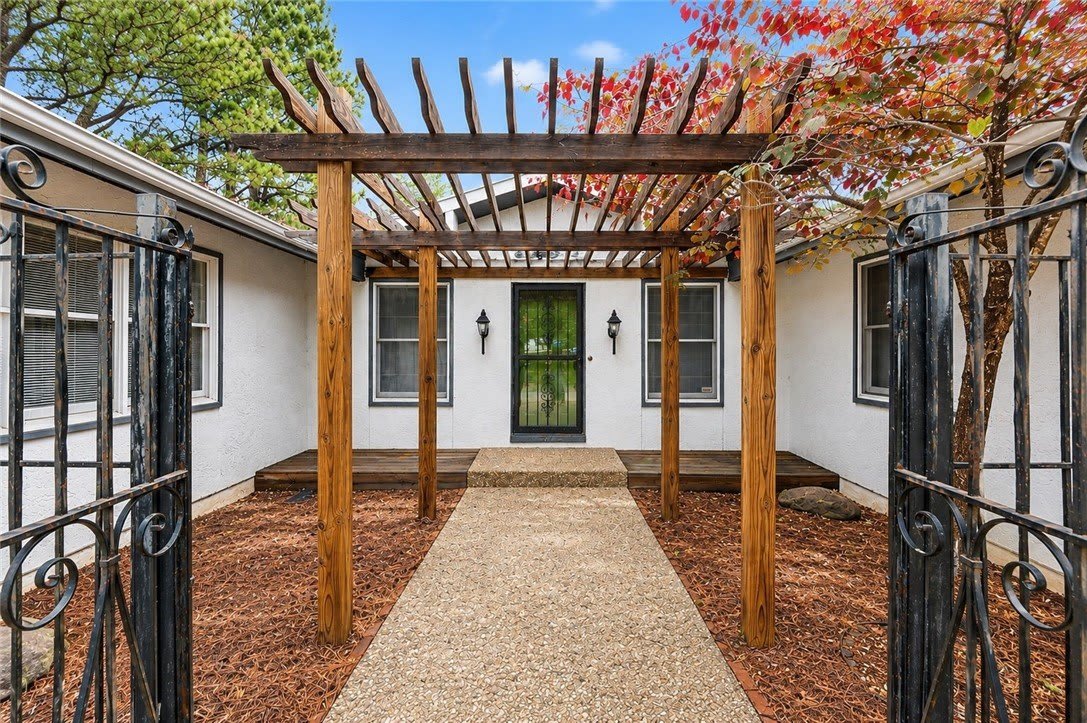 315 Fairway Lane – photo 1