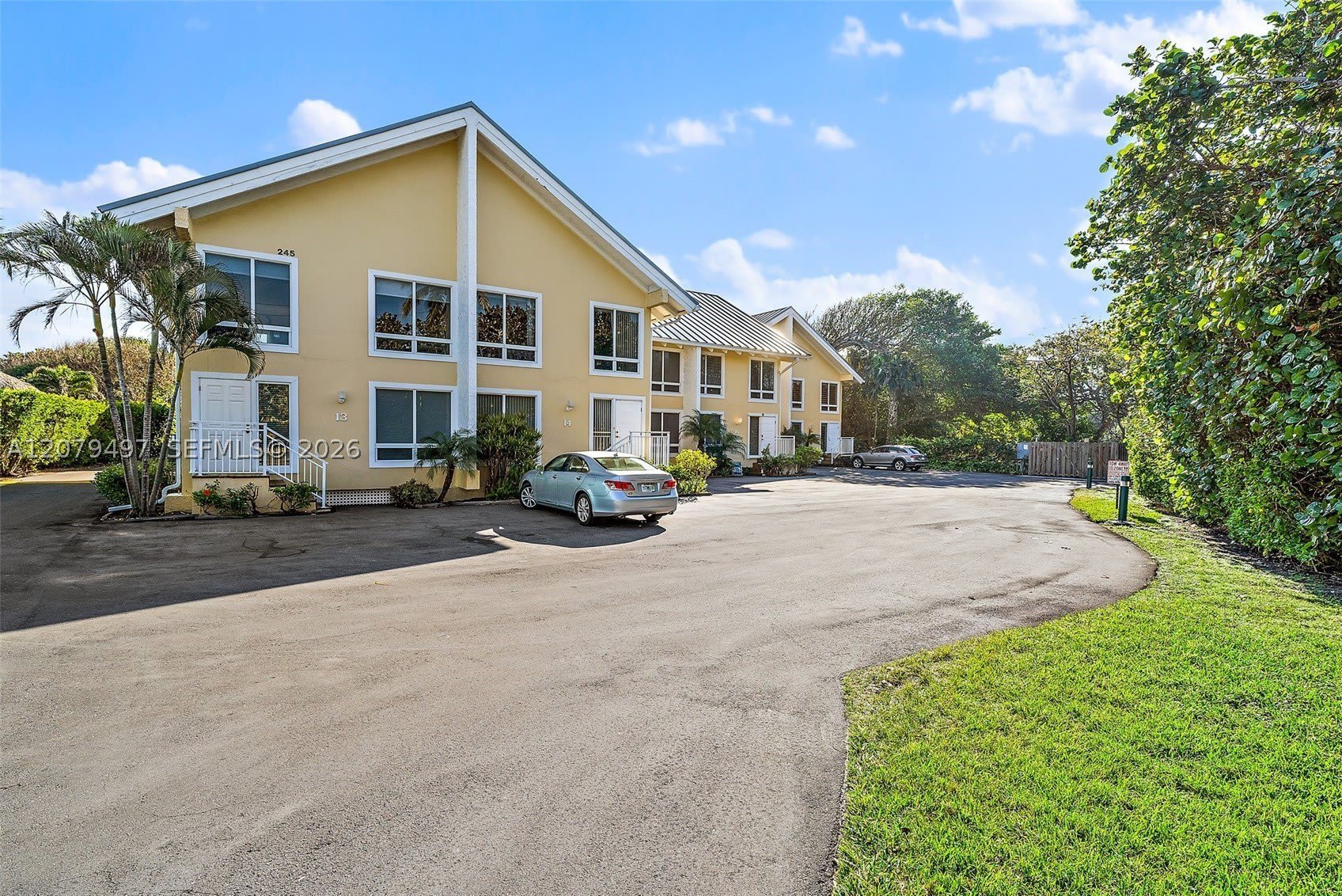 245 NE Macarthur Blvd – photo 3