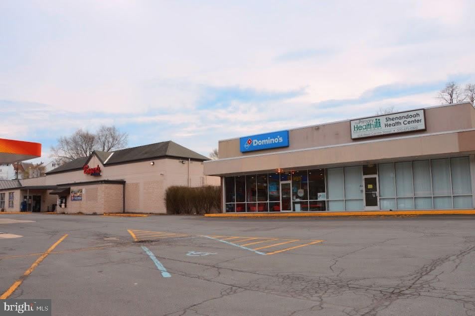 624 W CENTRE Street – photo 5