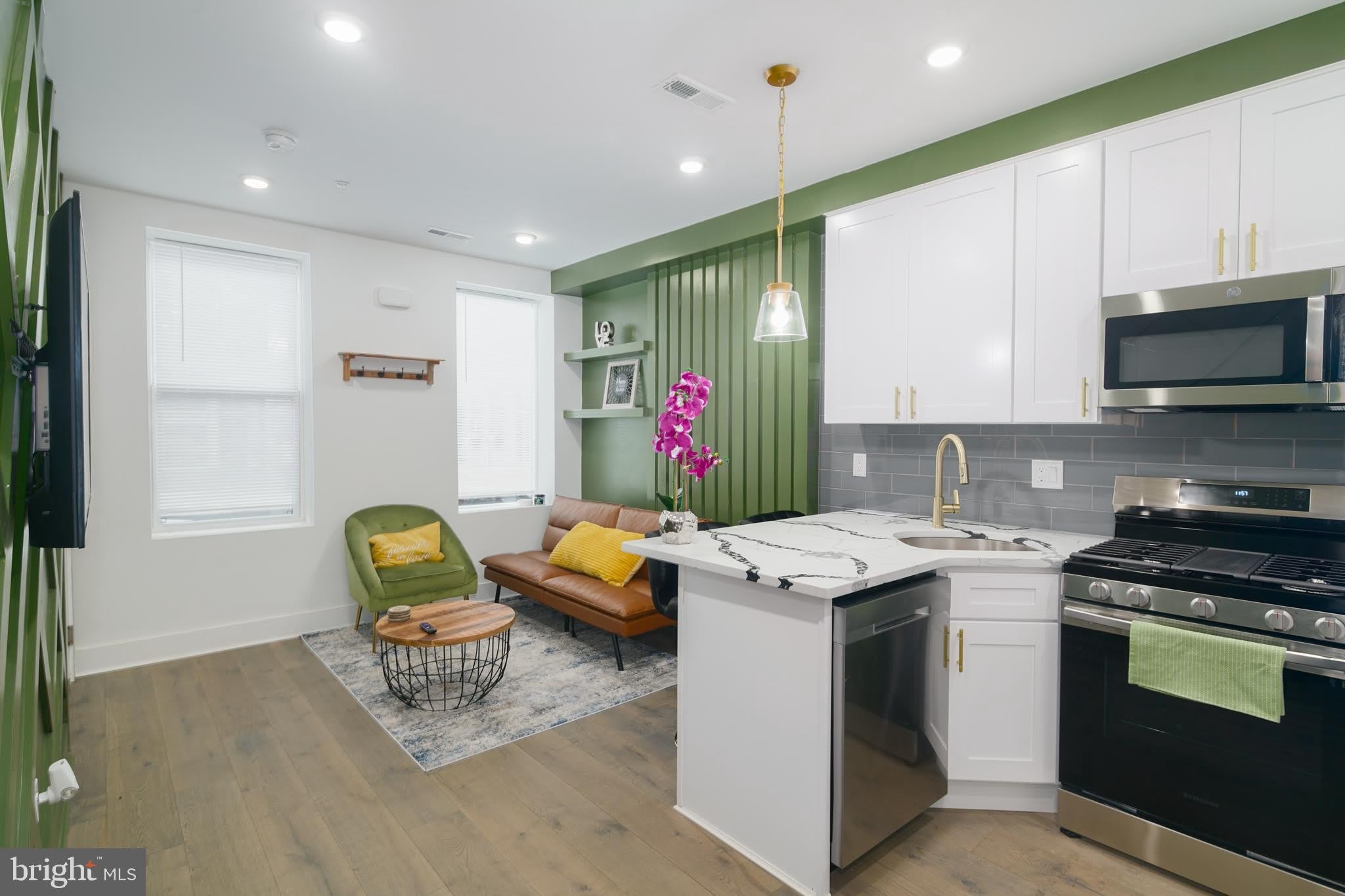 3127 RICHMOND Street – photo 1