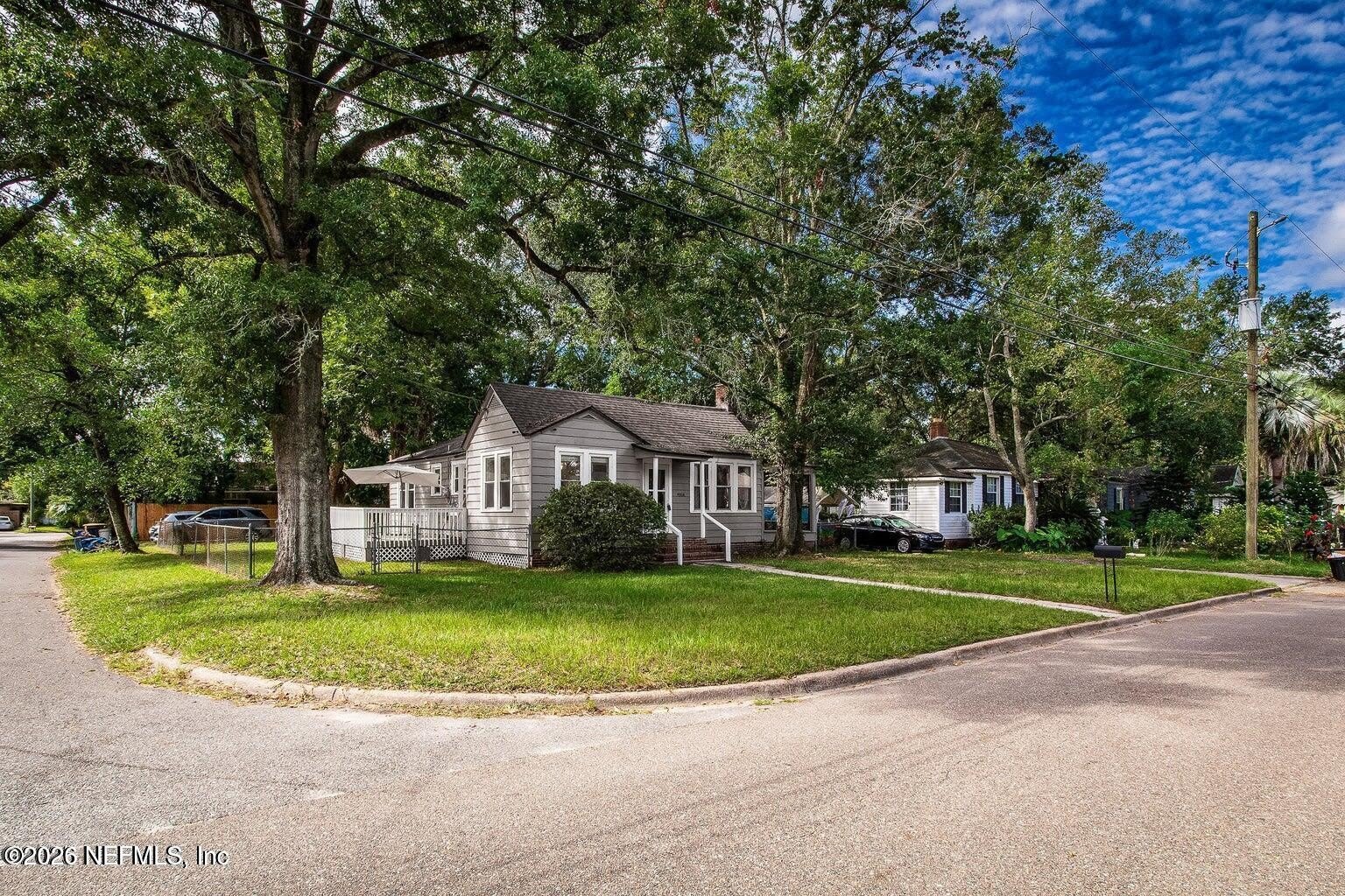 4808 ROYAL Avenue – photo 2