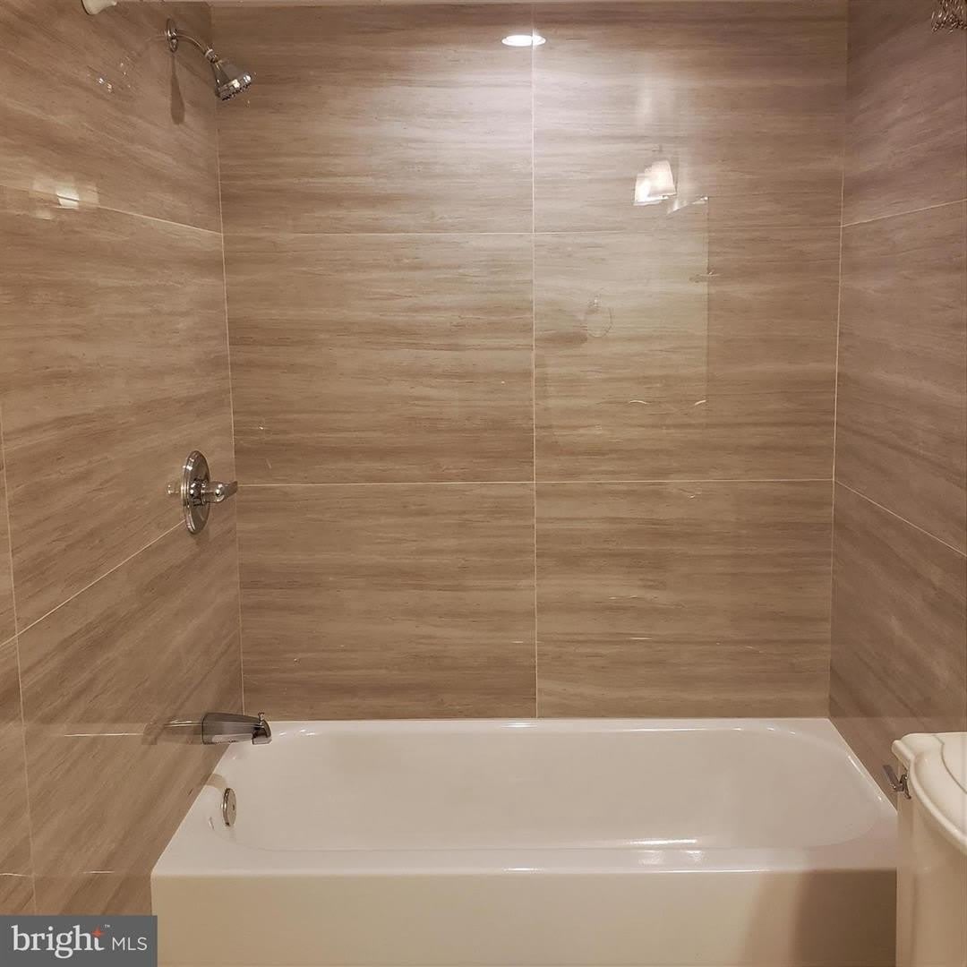 405 CHRISTOPHER Avenue – photo 5