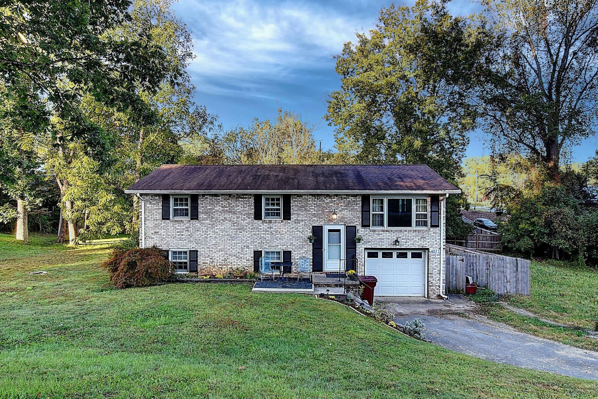 4011 W Englewood Blvd – photo 1