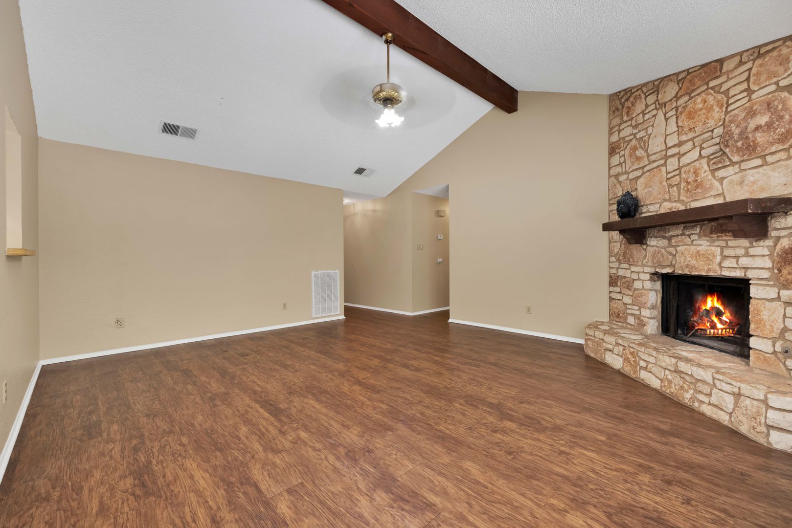 3 bedroom 2 bath in the well sought subdivision of Great Northwest! – photo 2
