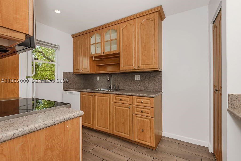 4111 Stirling Rd – photo 2