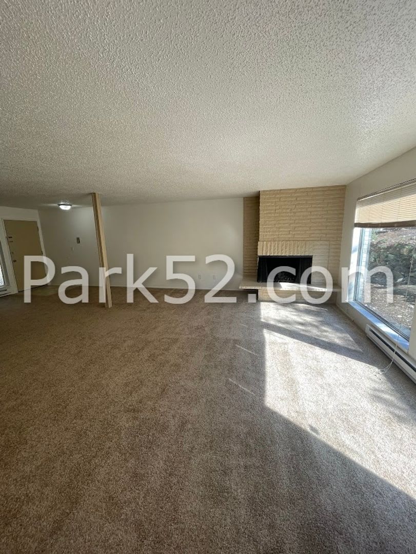 1/2 Off First Full Month! Lower Level 2 Bedroom 1 Bathroom Apartment in Tacoma – photo 2