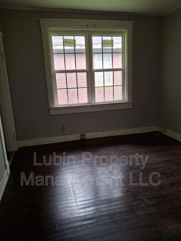 831 Kerr Ave – photo 2