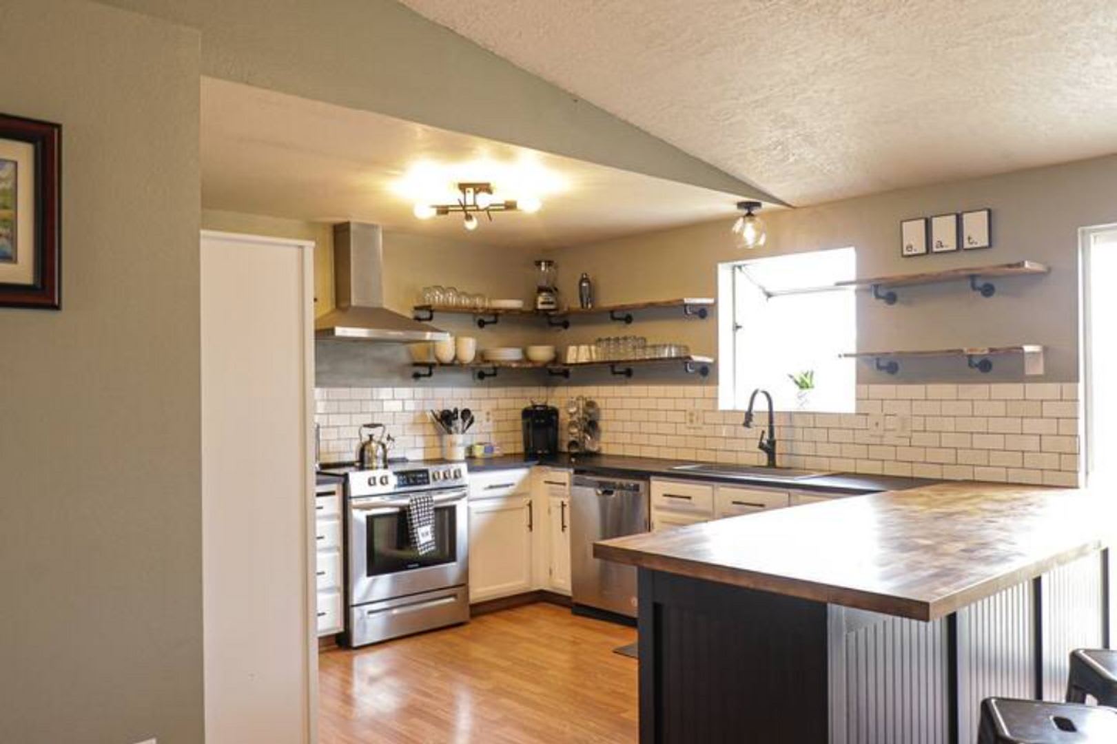 Cozy Gem,Dog-Friendly, Near Outdoor Escapes – photo 2