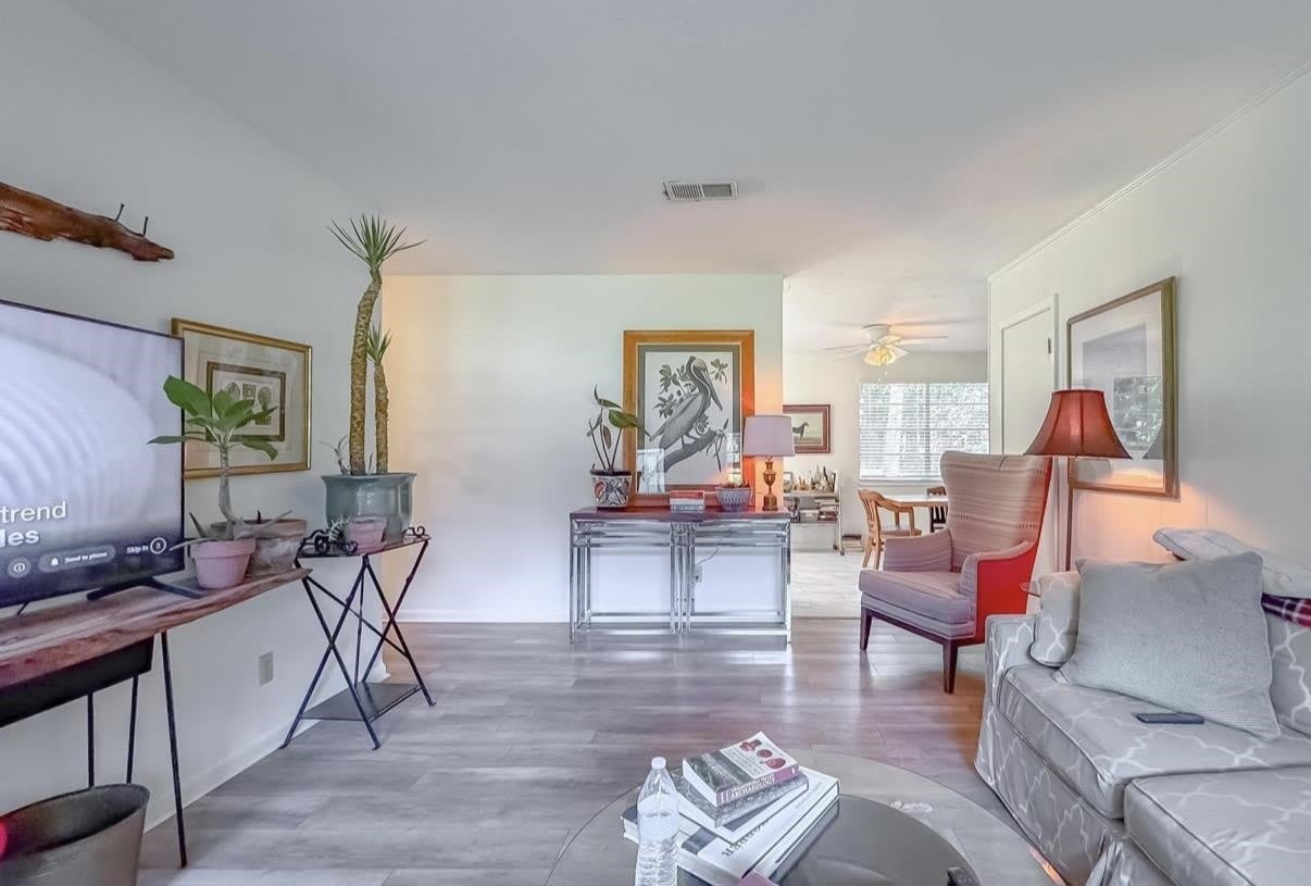 2034 Harriet Drive – photo 2