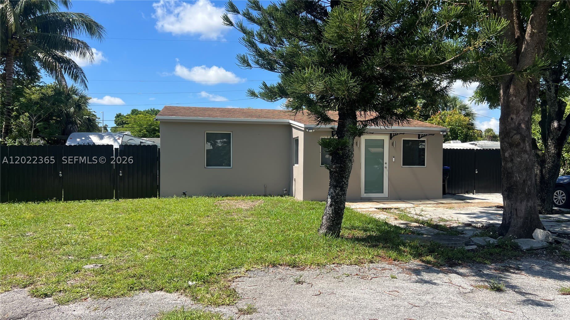 2330 NW 13th St – photo 2