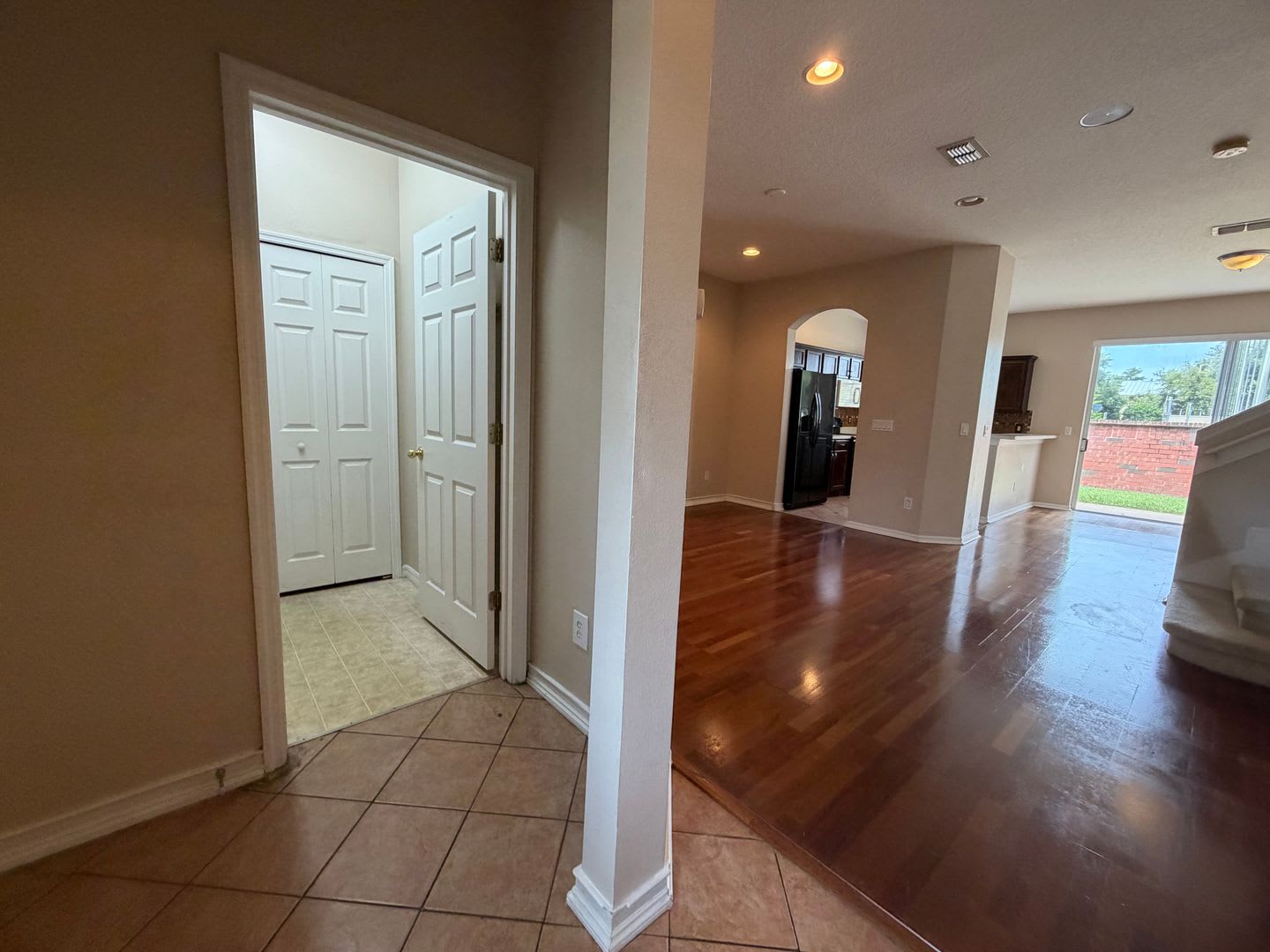 Beautiful 3BR/2.5BA Townhome in Gated Nona Preserve – photo 5