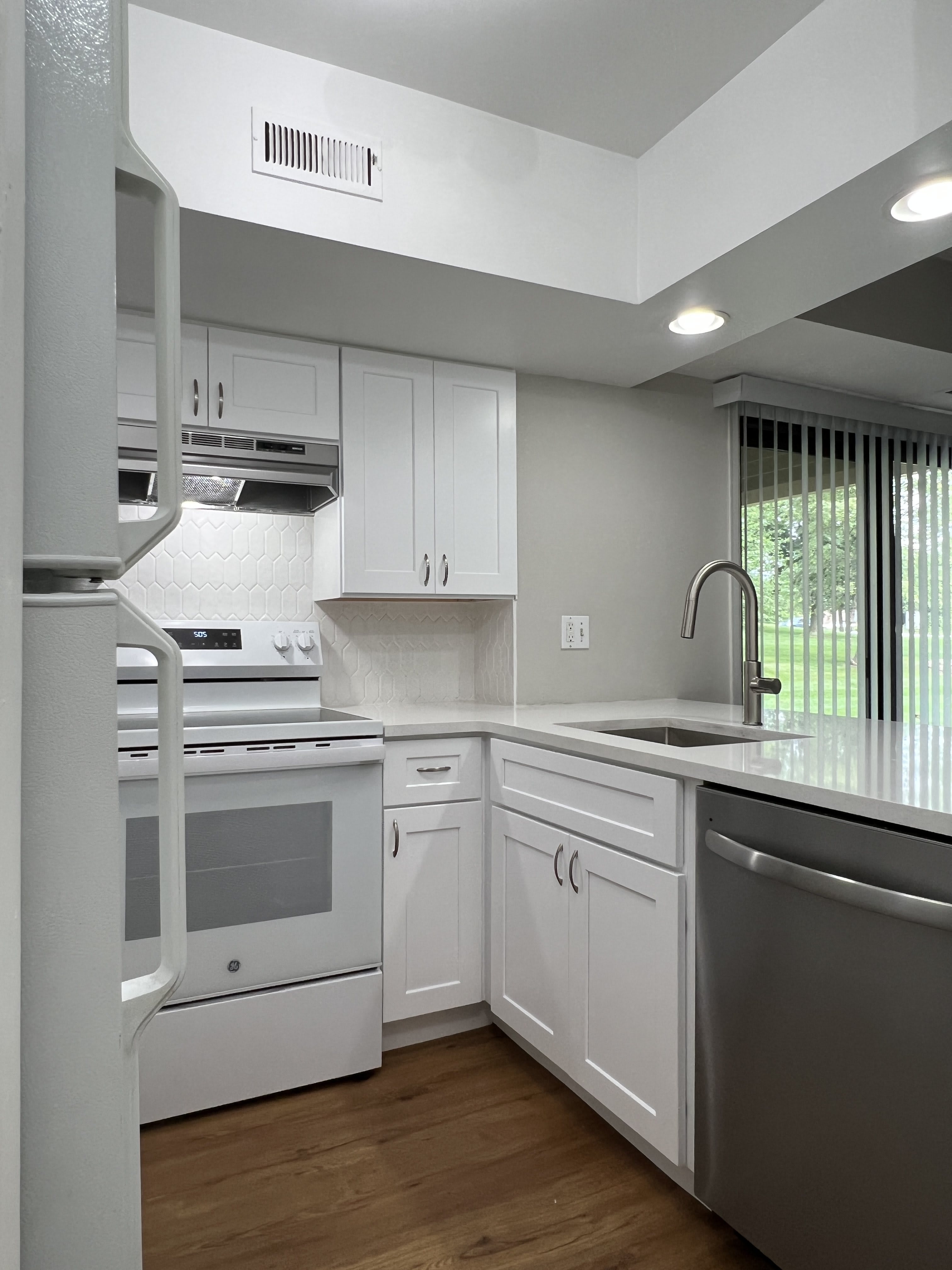 225 Briarcrest Dr – photo 2