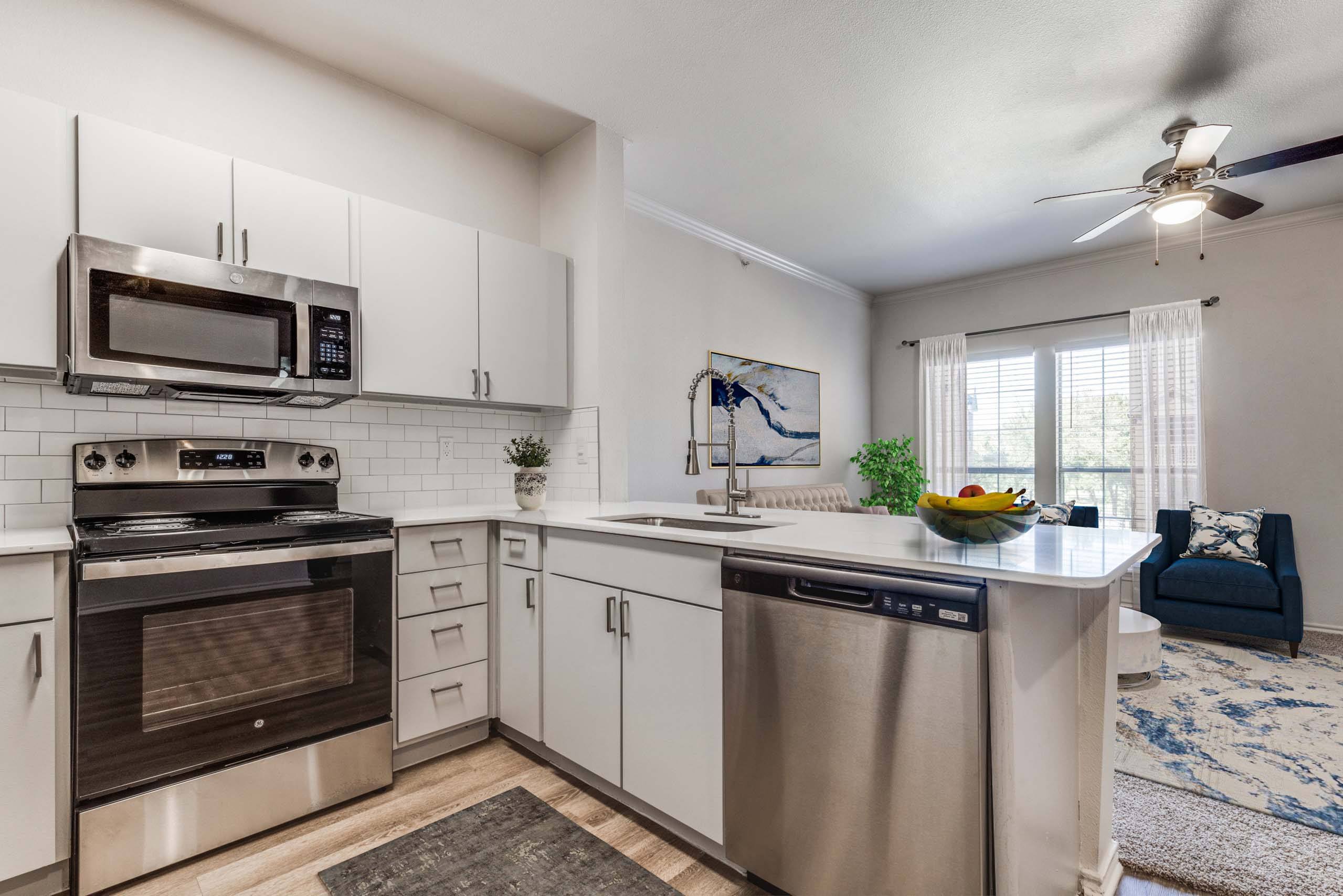 Mission Fairways Apartments – photo 2