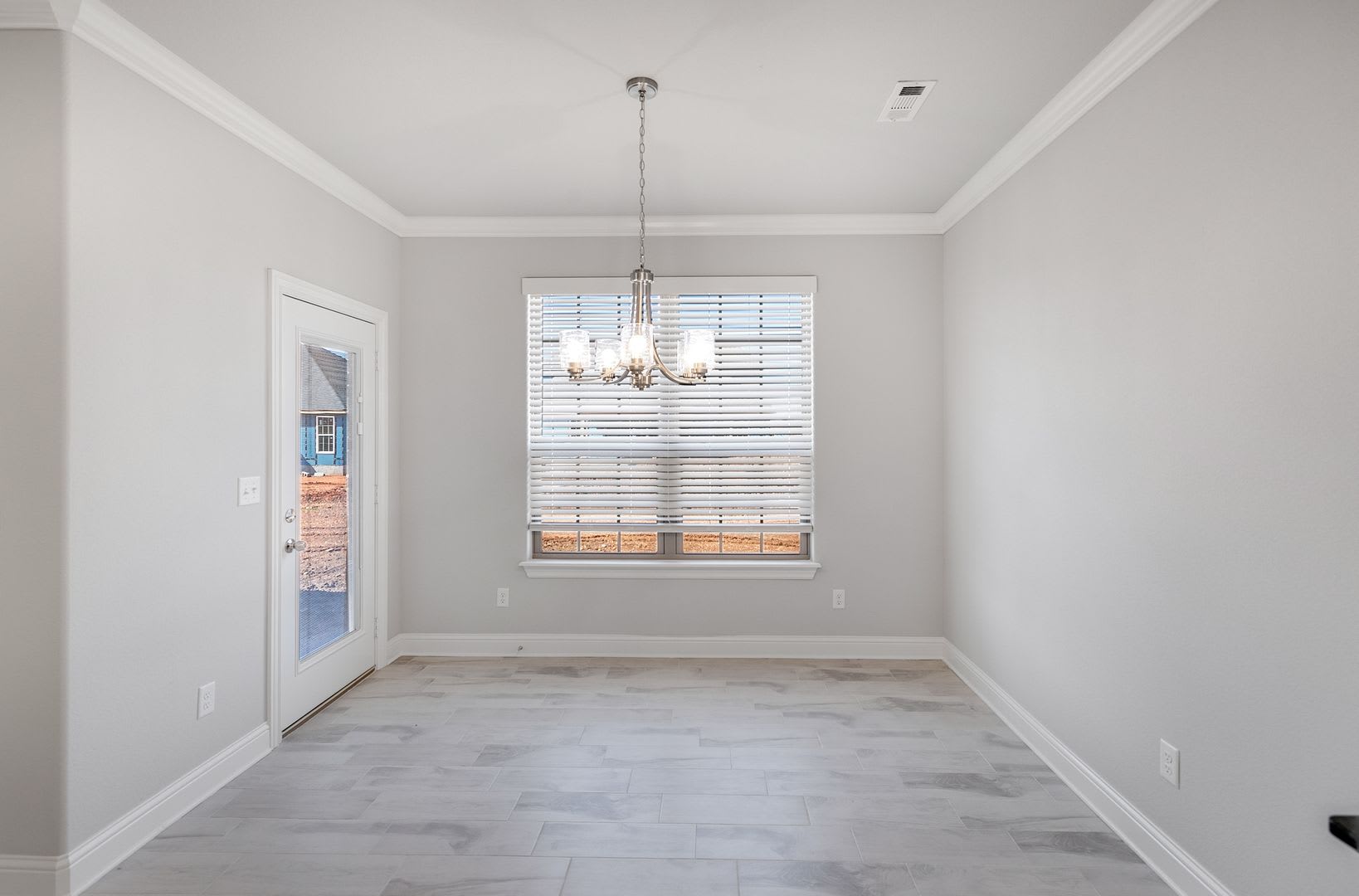 Move In Ready Blossom Hills Gem 4 Br Home With Premium Finishes – photo 2