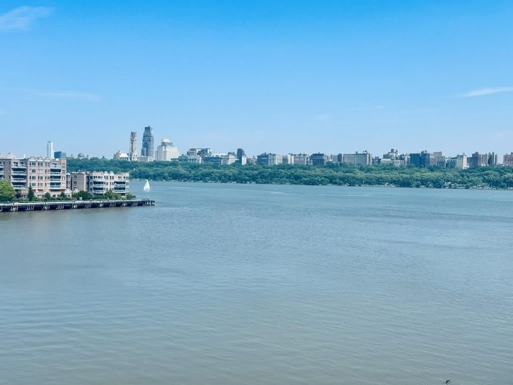 340 THE PROMENADE – photo 1