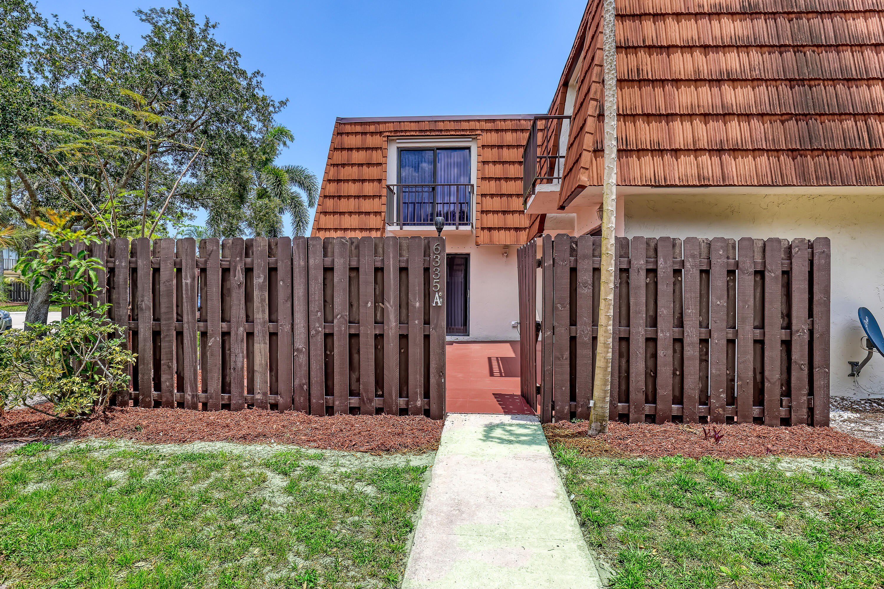 6335 Red Pine Lane – photo 2