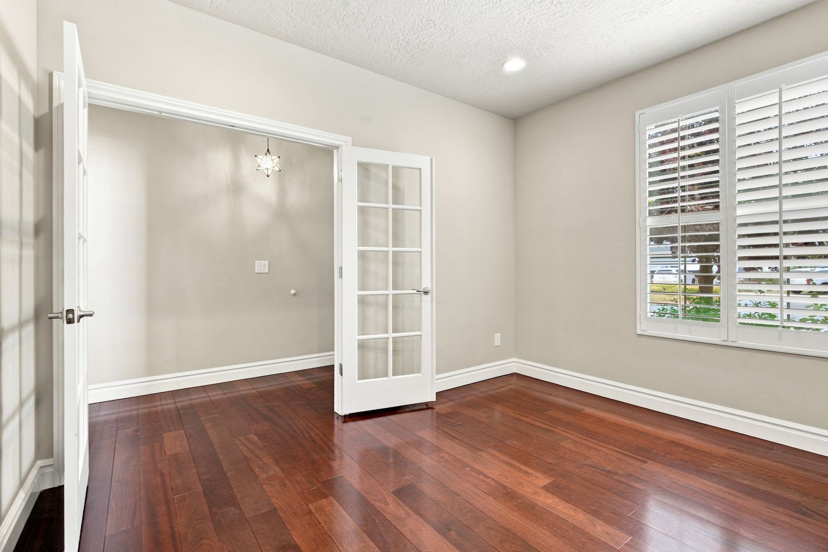 Quiet & Spacious 4 Bed Holladay Home – Walk-In Closets & Big Backyard!!! – photo 5