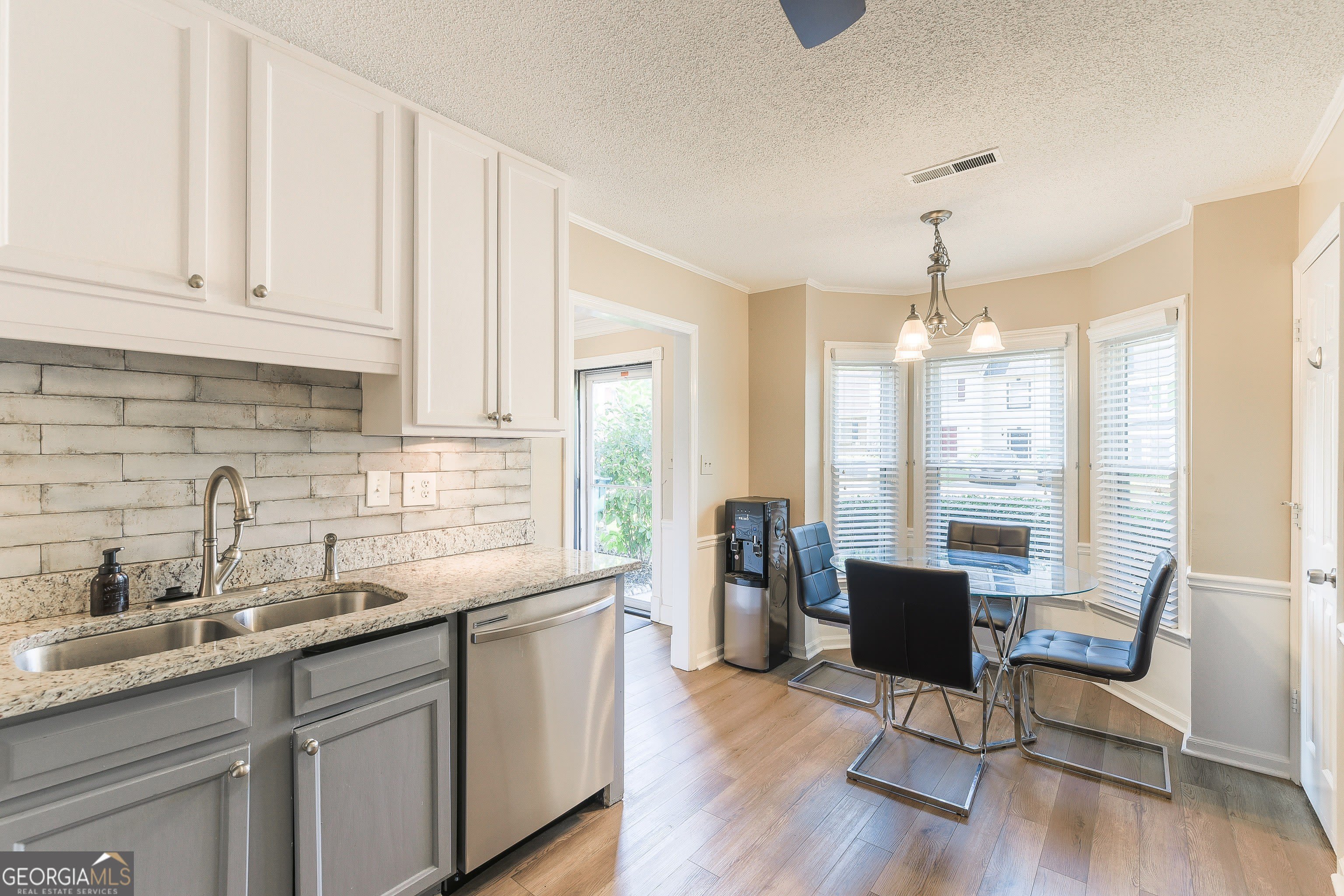 1022 Oaks Parkway SE – photo 3
