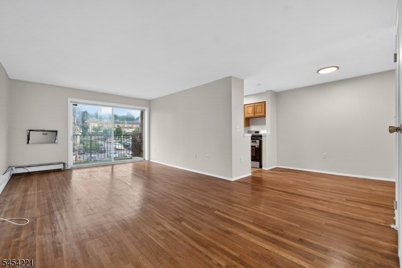 765 Vose Ave – photo 4
